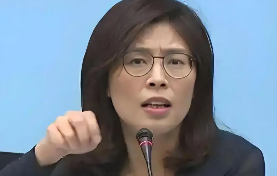 郑丽文提出“一国两区”主张，为何蓝营的民调支持率大涨？这主张压根不是凭空捏造