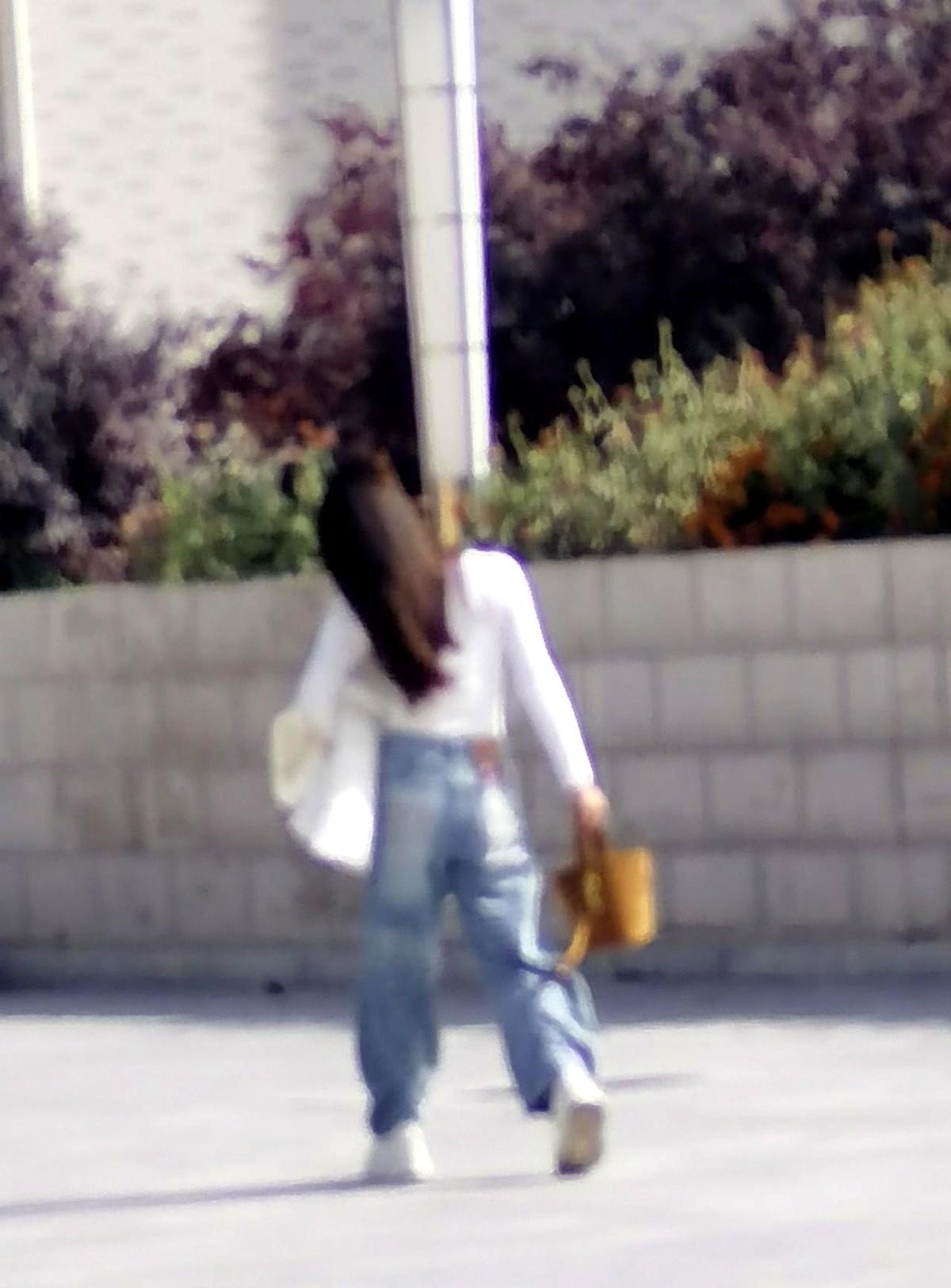 “把我拍成1米3，这恋爱还能谈吗？”昨晚，小红书一条吐槽帖3小时冲热榜。女生