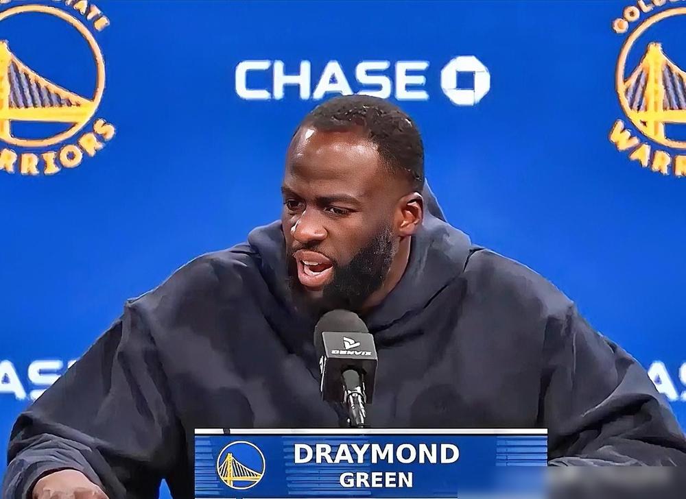 勇士恶汉格林终于低头了！今日，科尔在队内训练后接受了媒体采访。在之前那场闹得