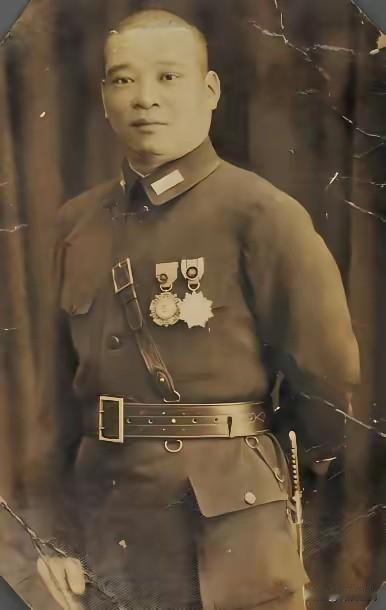 李敖曾在电视节目中大骂吴化文“很会耍”，“军阀、汉奸、国民党、共产党什么都做，谁