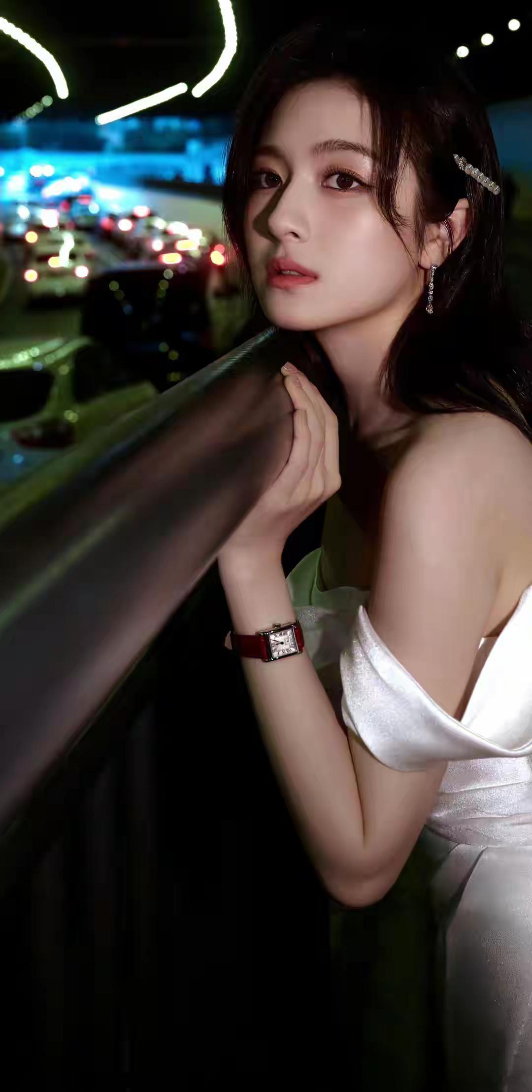 1.李兰迪分手后就一直单身，和身边异性都只是好同事而已，她被前任激起了事业心，觉