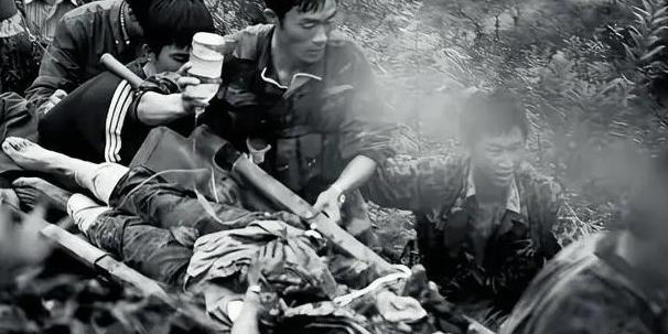 1984年冬天，南京军区的人在云南建了个火化场。韩干事负责处理烈士遗体，第一个烈