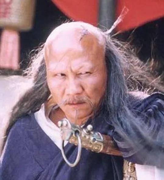 段延庆，真的好惨！段延庆的“好结局”是靠惨换的，本是玉树临风的太子储君，却毁容又