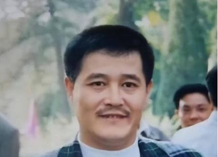 1991年，赵本山对原配葛淑珍说：“我们离婚吧！”葛淑珍很平静：“离婚可以，但你