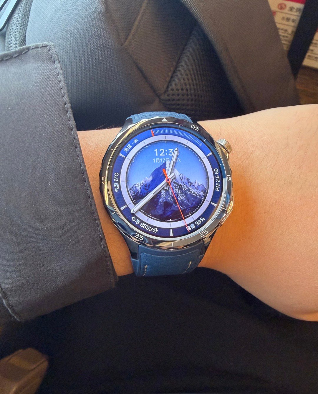 为什么戴了智能手表反而睡不好戴着手表睡觉，不硌着慌吗？我反正不喜欢戴着手表睡觉