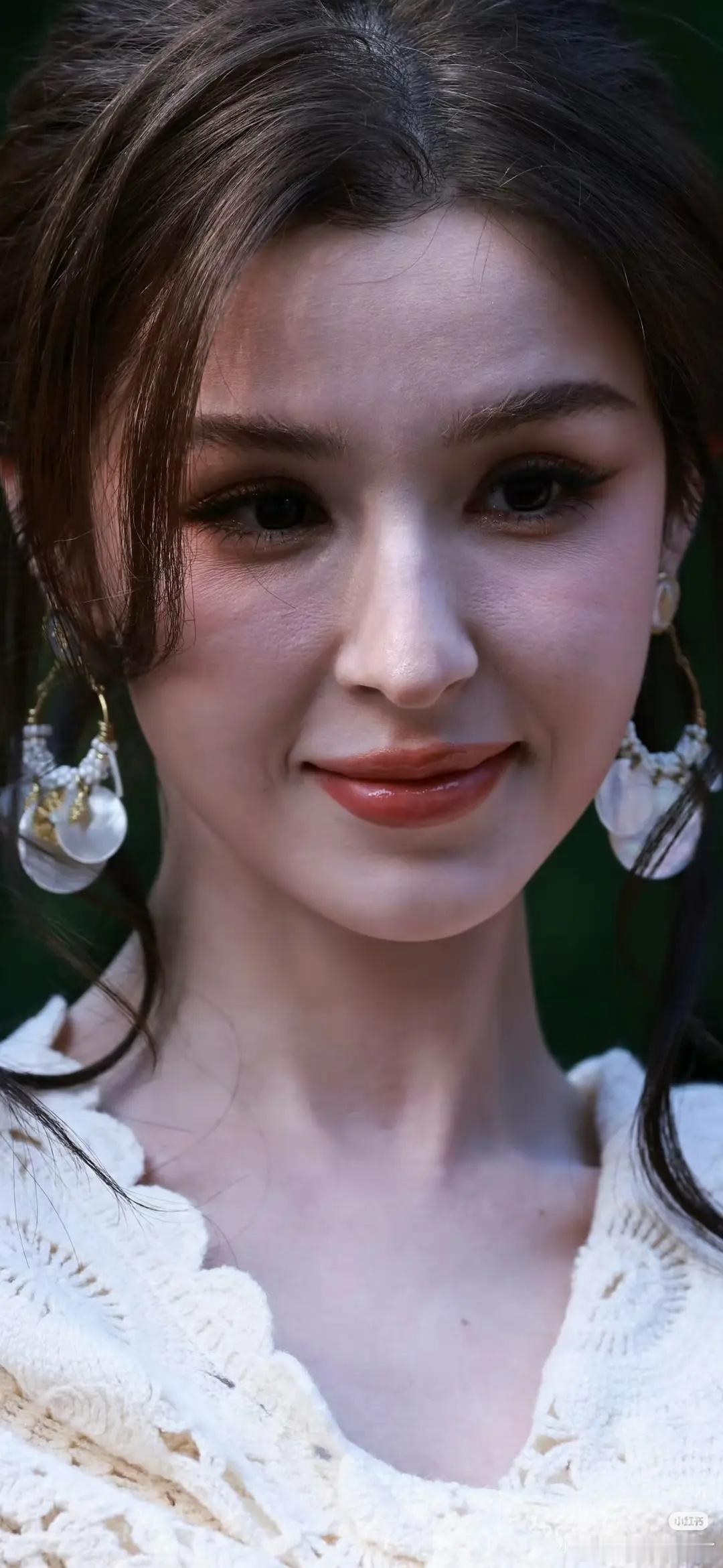 哈尼克孜真的很一般怎么被吹成大美女的​​​