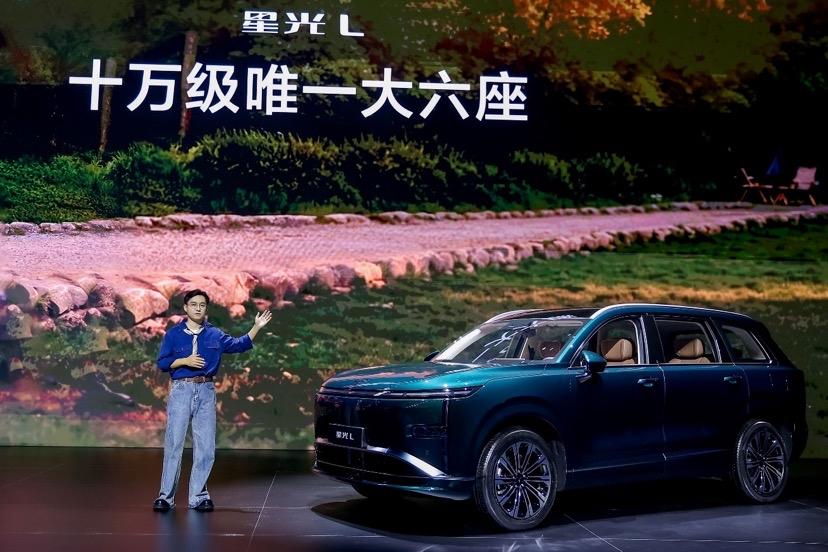 一觉醒来，车圈炸锅，10万出头就能买一辆6座SUV，国民神车五菱星光L掀桌子了！