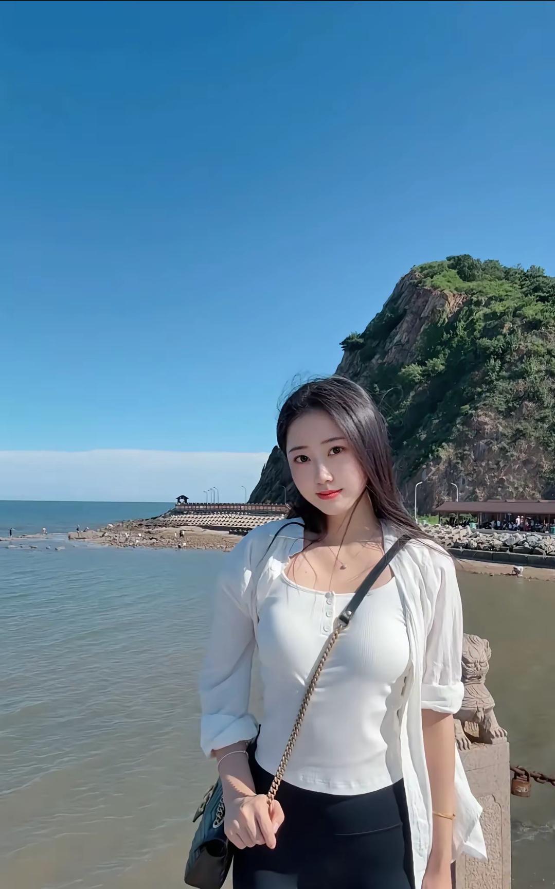 #自然+优雅的女人怎么穿衣#