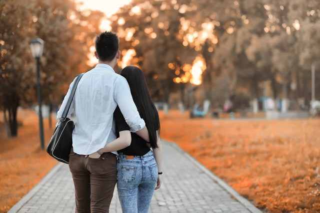 我隔壁邻居大姐家，这几个月一直在断断续续装修婚房，他们家儿子要娶媳妇。可是最近听