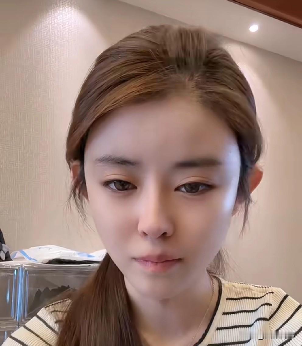 二驴姐点评腿腿结过婚：人家有孩子，有老公，仙洋乐意，你管啥呀？仙洋他妈他姐都力挺