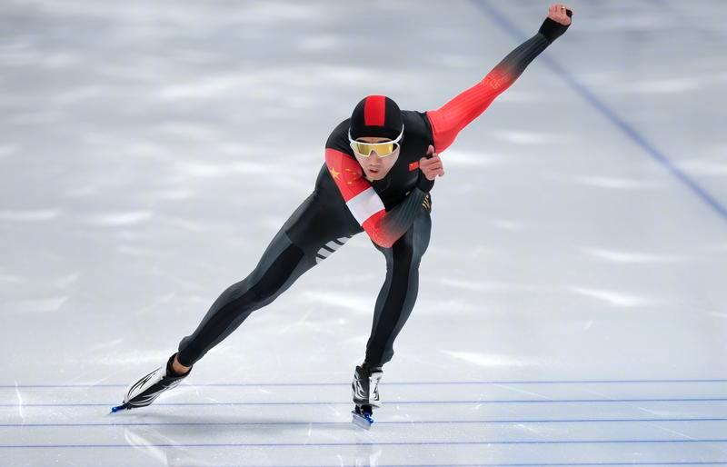 2月14日，冬奥会将决出8枚金牌。中国代表团在男子速度滑冰500米、男子短道速滑