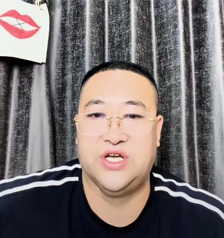 好消息，老杨今天晚上说，今天开了好几个会！究竟什么会？这个就不说了！听口气，