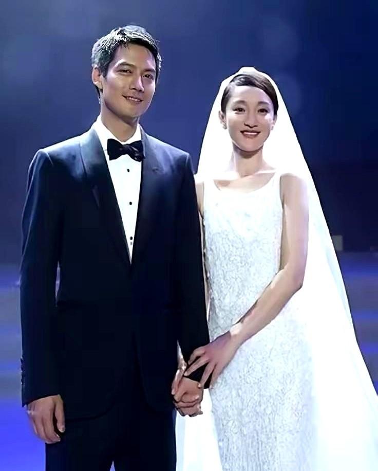 周迅和高圣远的婚姻，从一开始就不太对等。一个是拿遍大奖的影后，一个是在好莱坞跑龙