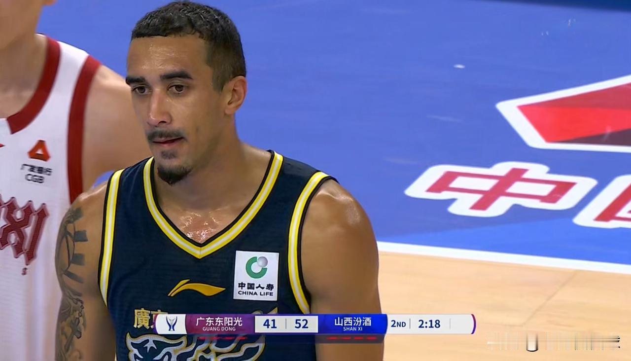 谁能拯救一下广东东阳光大外援奎因的三分球？在今天广东东阳光以93：106不敌山西