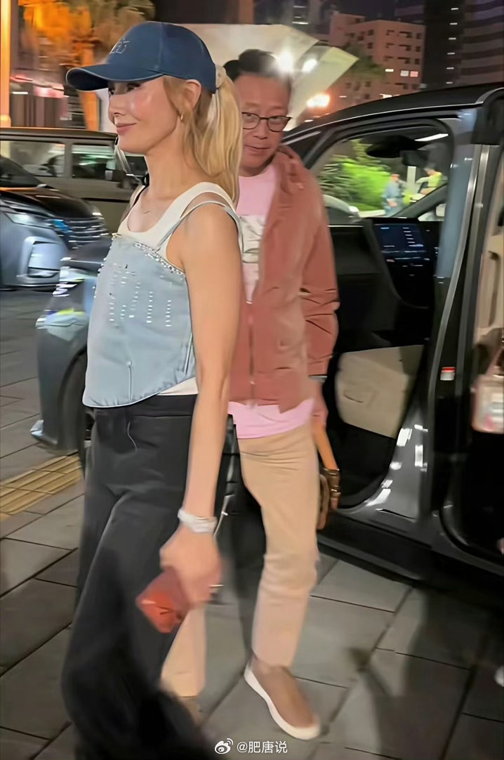 富不过李嘉诚，美不过李嘉欣✨路人抓拍生图状态太绝！年轻时惊艳时光，上了年纪依旧气
