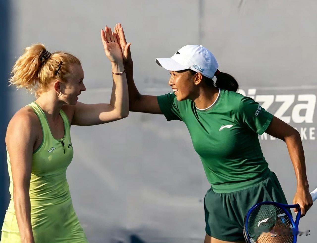 WTA1000🇨🇦多伦多女双1/4决赛头号种子🇨🇳1张帅/🇨🇿1
