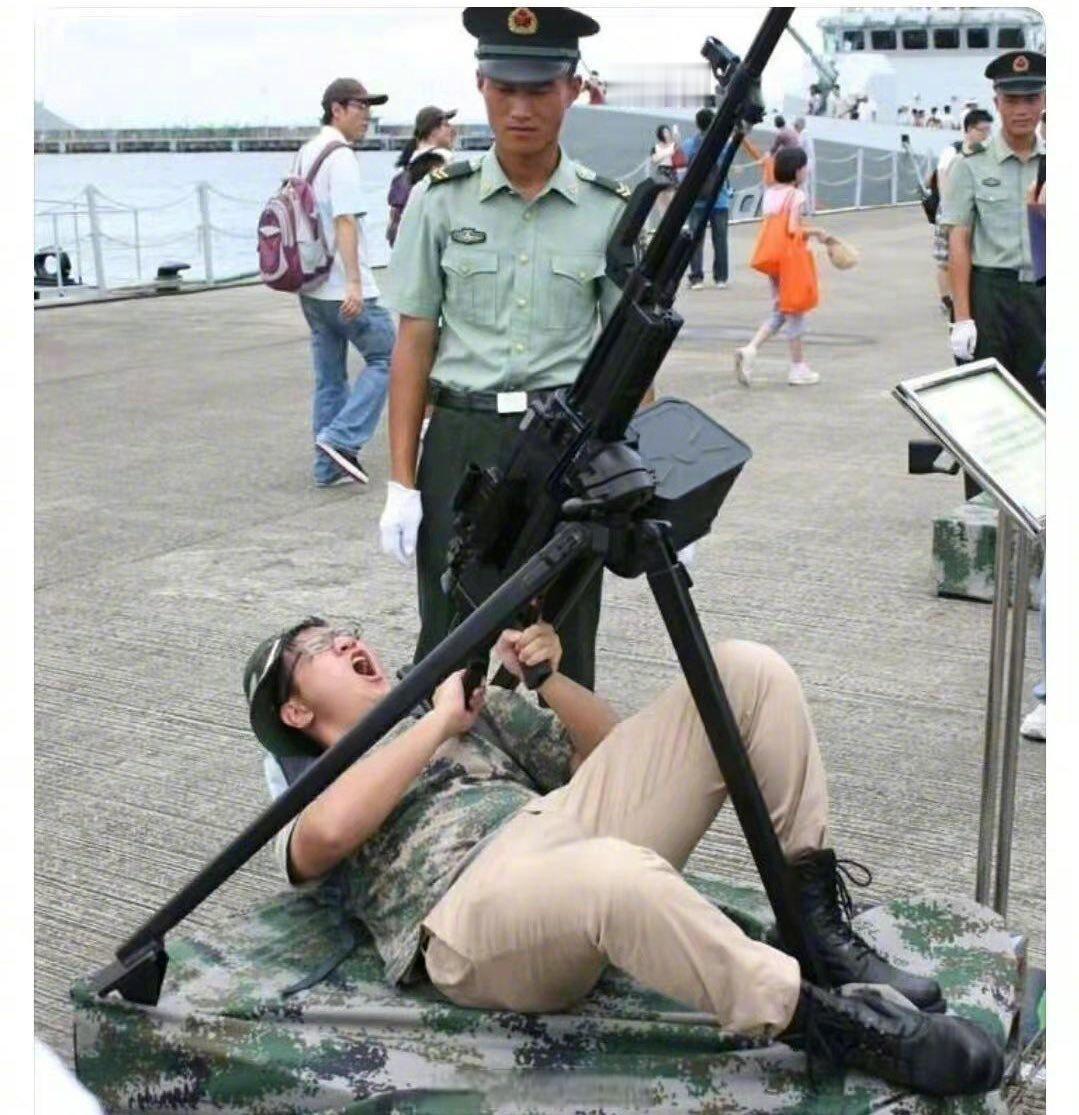 中国高射机枪小胖居然有了模仿者