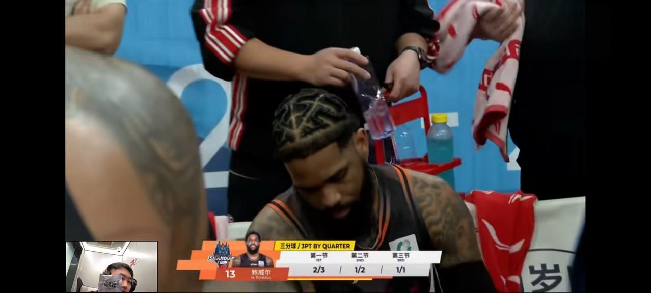 鲍威尔赛季初的低迷状态原因找到了！鲍威尔能突善射，尤其三分是其拿手绝活，山东高速