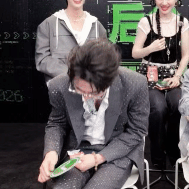 开始推理吧4登顶摩登兄弟西装革履的熟男越看越招人稀罕。流水的嘉宾。铁打的刘宇宁。
