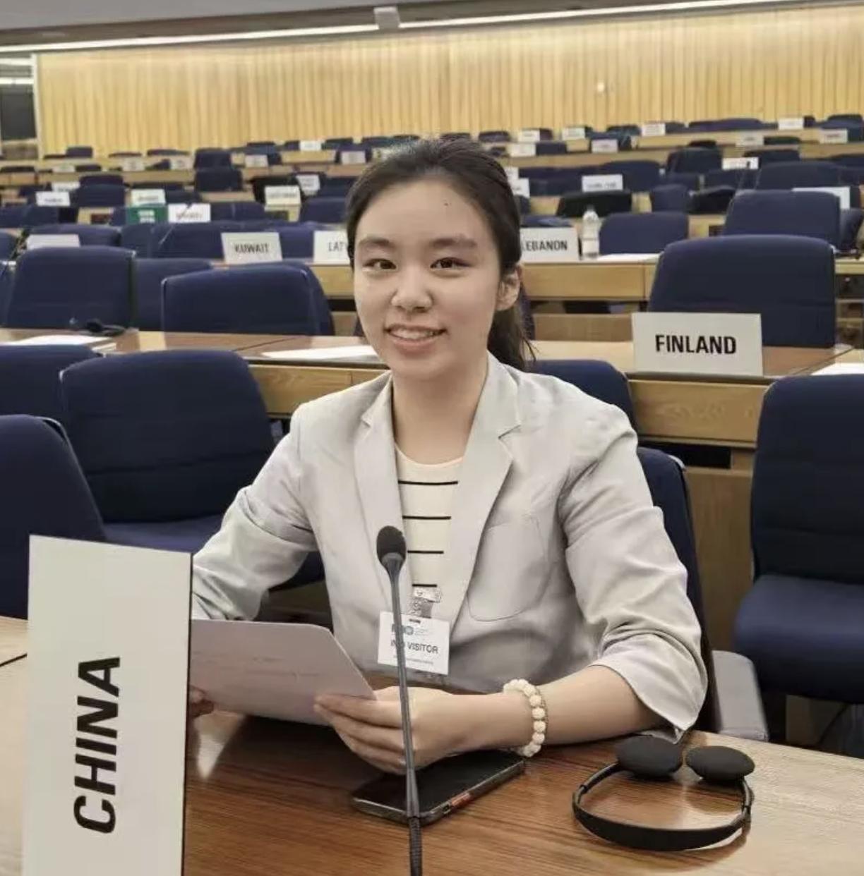 张抒悦，真可谓是文武全才啊，这个一点也不夸张。她是2025年清华大学特奖候选人，