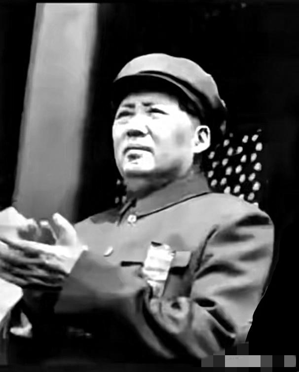 “人民万岁”这四个字,不只是口号,它是毛泽东思想最打动人的底色。实事求是、