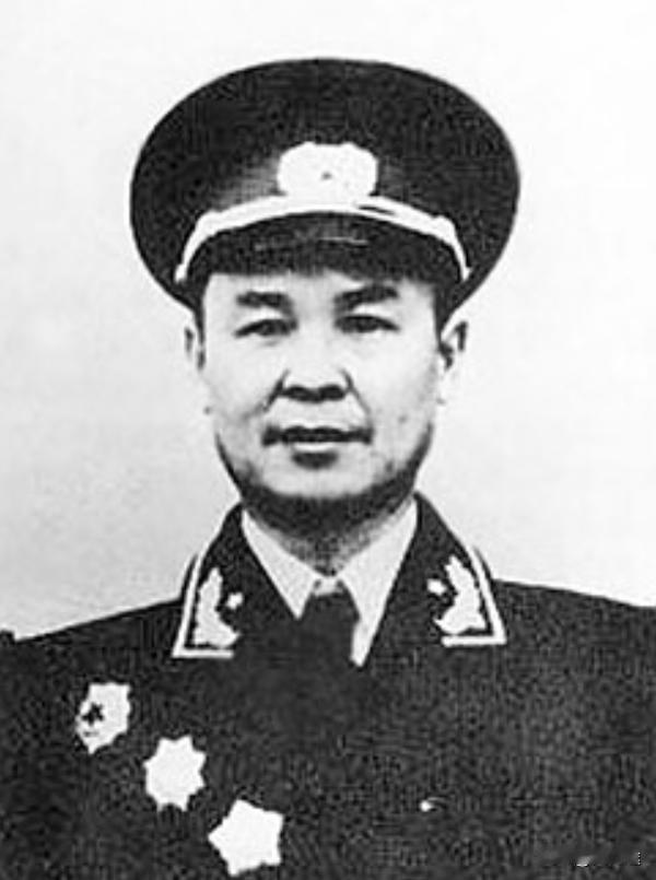 韦国清，是57名开国上将的政治高峰韦国清，百色起义的老兵，当年做过红七军政委的警