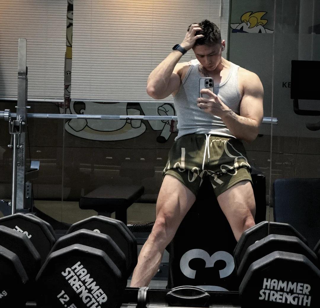 好大一只起到一个造型上的作用看起来不错其实也还好这还拿不下你玩个新高度