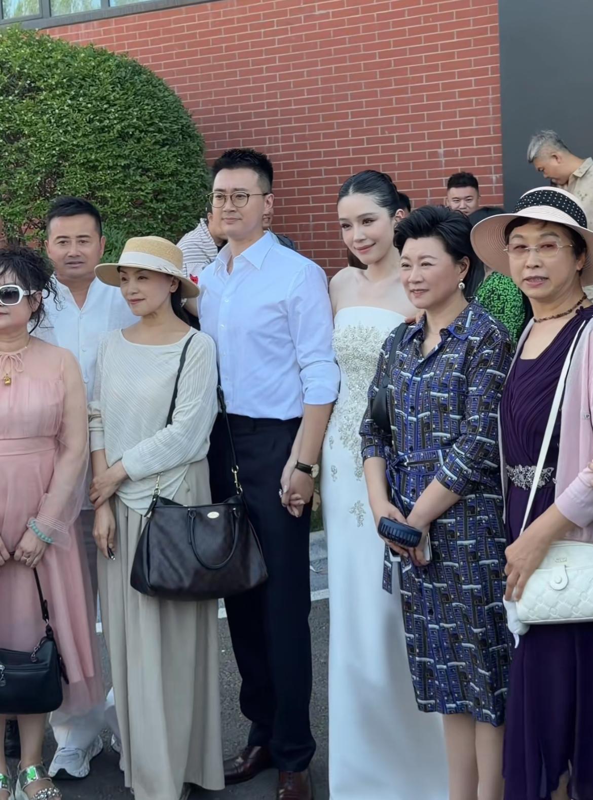 赵家班最有前途的星二代结婚了！不愧是高材生诞下的子女，果然有派头，就连结婚都那么