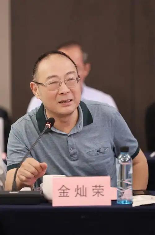 🌛金灿荣教授称：巴基斯坦是中国的“巴铁”，但更是美国的“巴铁”。这句话可能