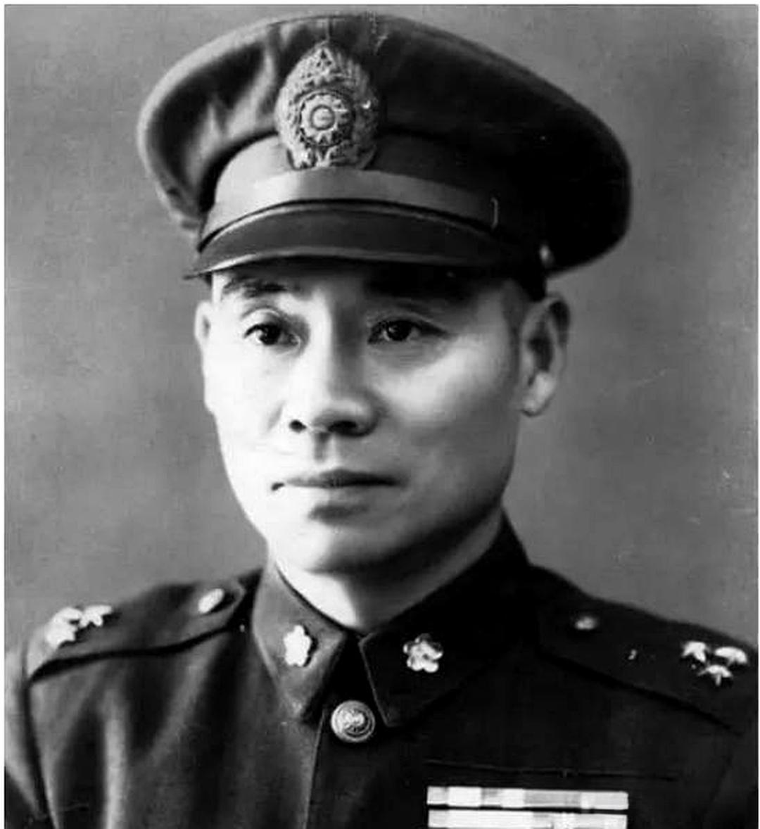 1948年秋，陈诚亲自带人堵住作战厅，非要开郭汝瑰的保险柜。郭汝瑰没吭声，钥匙一