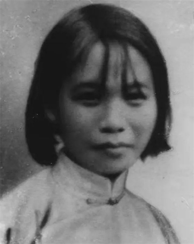 1948年8月5日，黄志恒的头颅被敌人挂在了电线杆上，临死前，她被敌人扒光了衣服