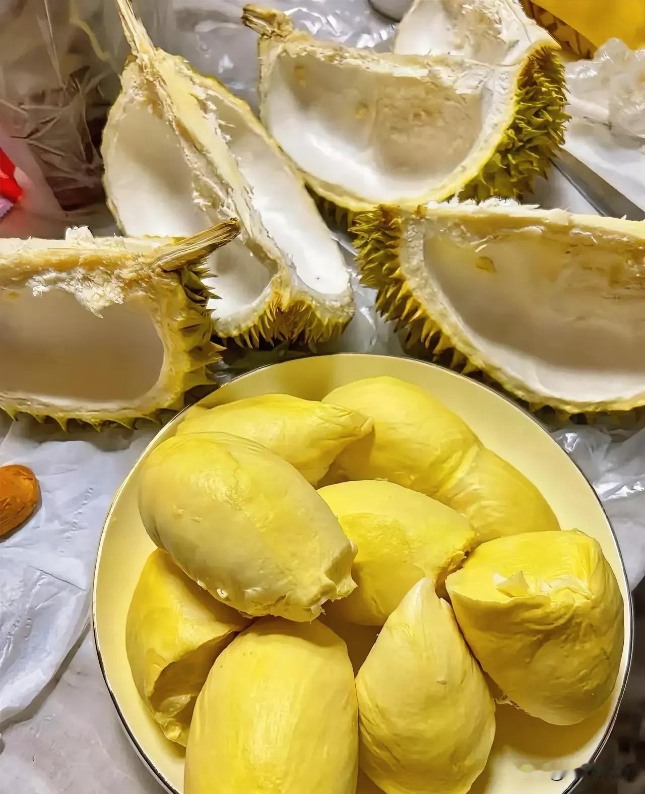 你有没有发现，一个榴莲顶三只鸡，其实不靠谱。鸡肉蛋白质是榴莲的7倍。但