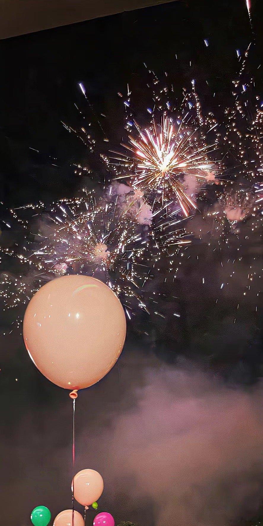 1月27日连板池聚焦1.白银有色：6天6板，黄金+有色金属+锂电材料2.四川