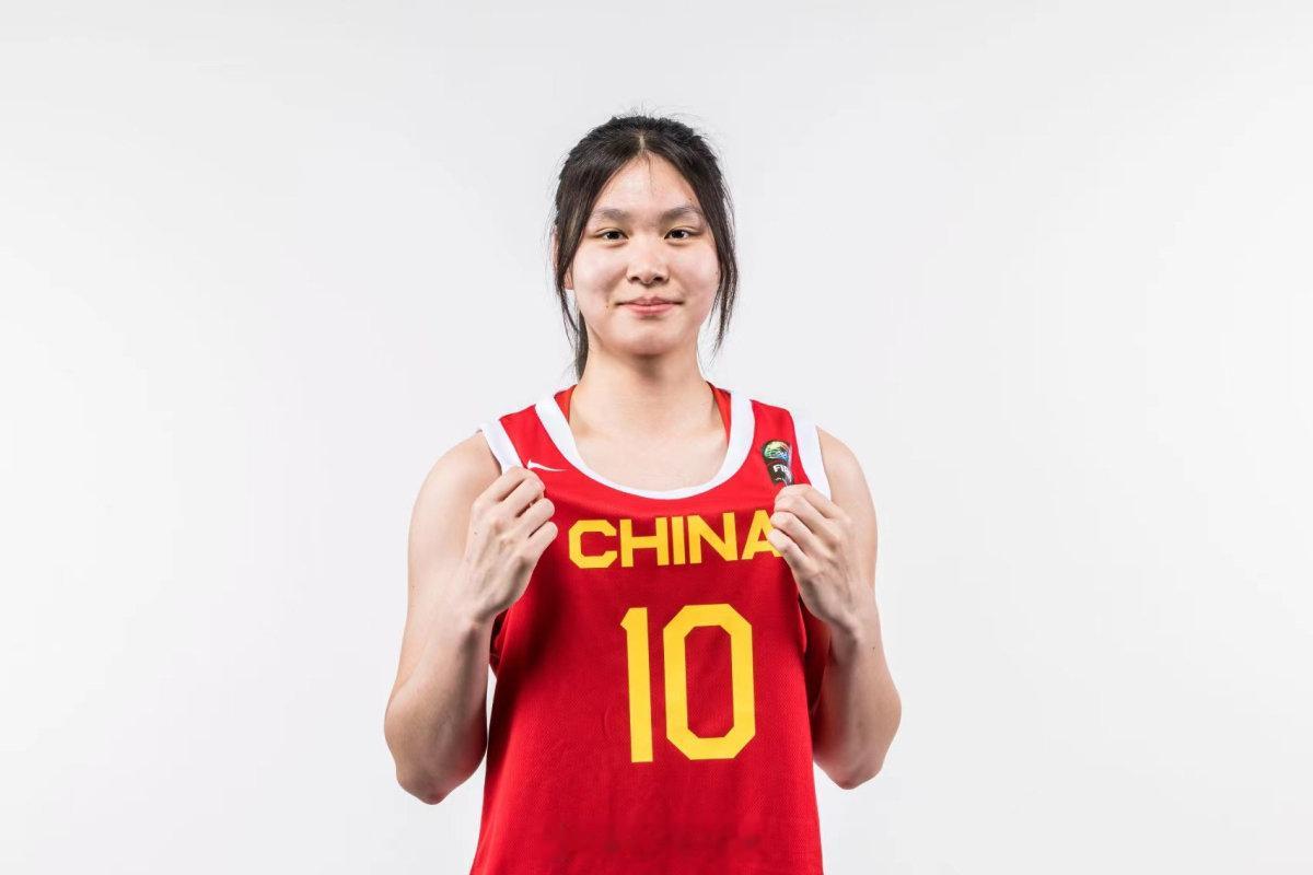 浙江余姚19岁小将入选中国女篮集训队5月8日，中国女篮公布集训增补名单，宁波余