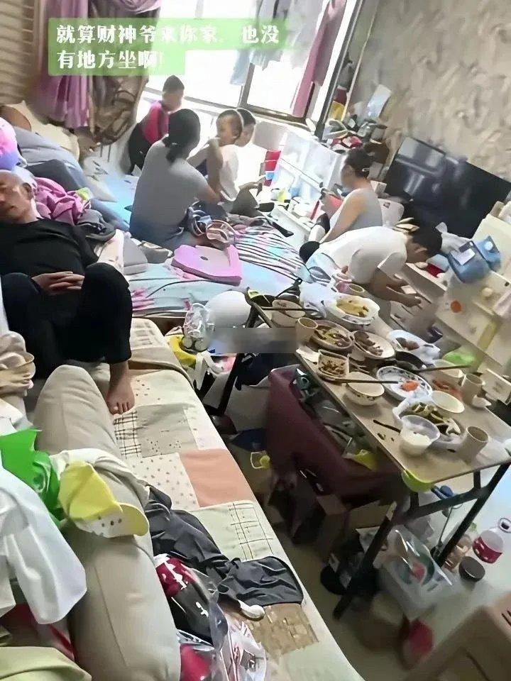 因为大家都认为总有一个人会看不下去，主动去收拾，没什么好说的