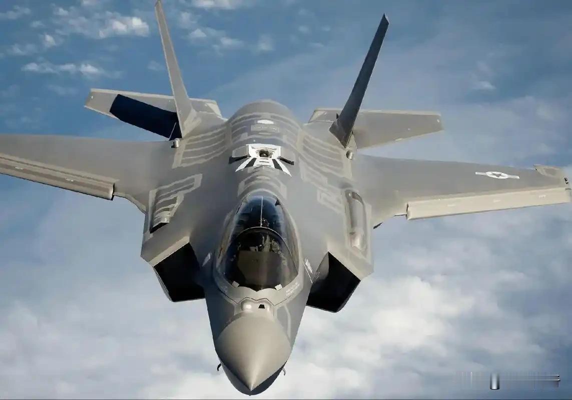 美国的空军力量，以及海军舰载机目前为止依然还是F-35隐身战斗机，以及F-18大