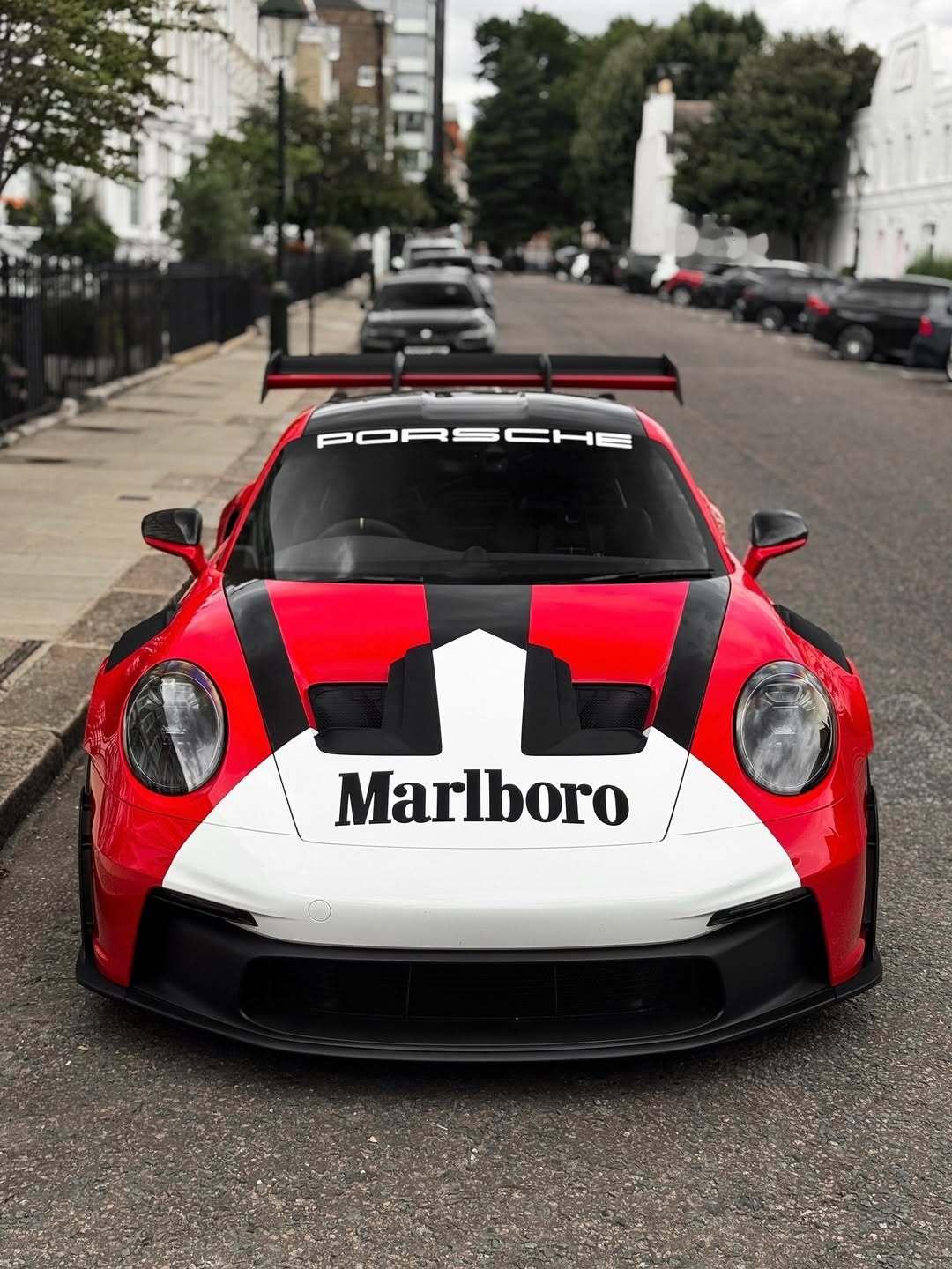 好帅的保时捷992GT3RS，这个红白配色赛道猛兽来袭！！！