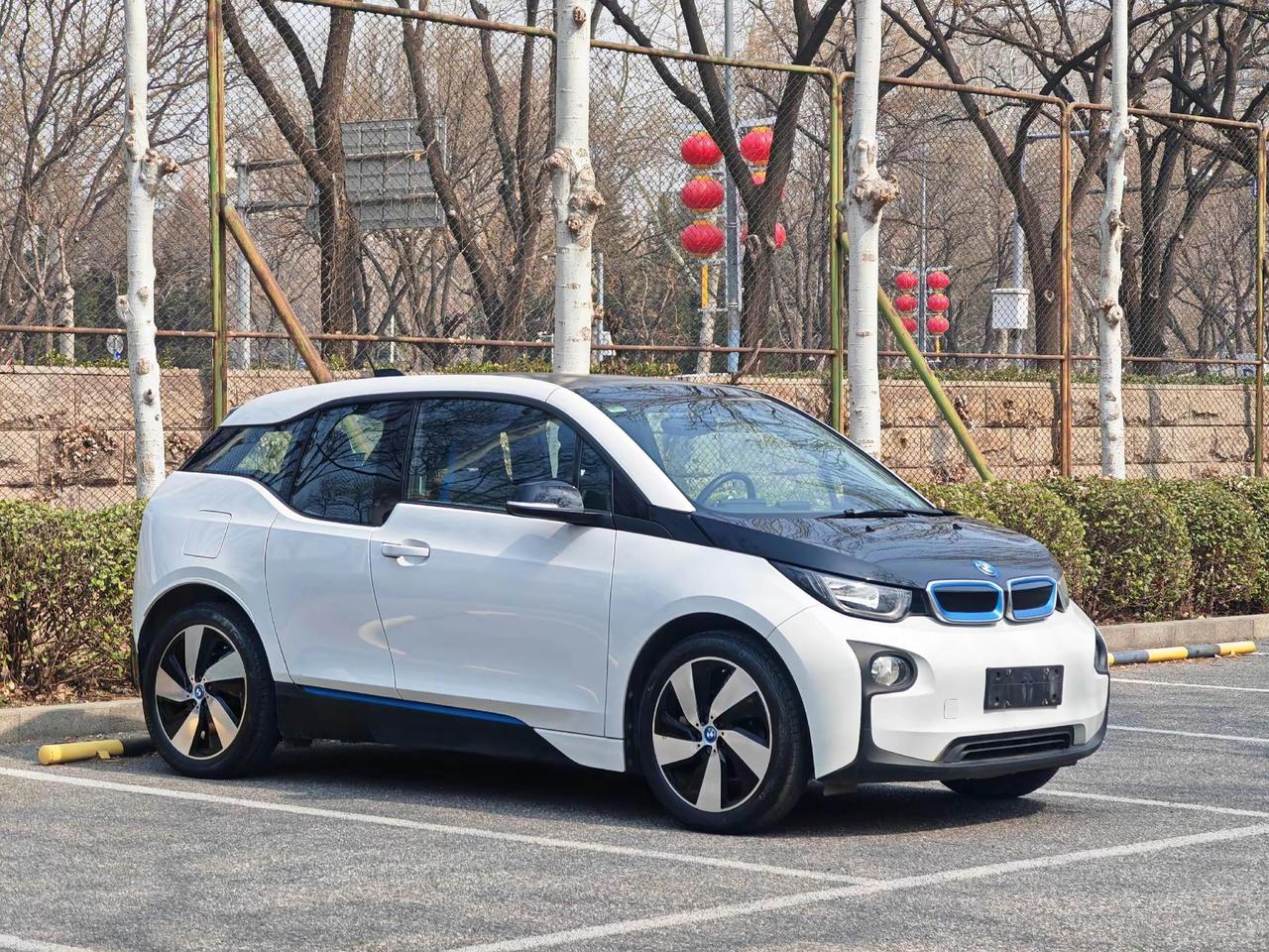 这玩意才是第一批韭菜王宝马i3电动小玩具，该说不说的品质这一块没的说，完全碾压