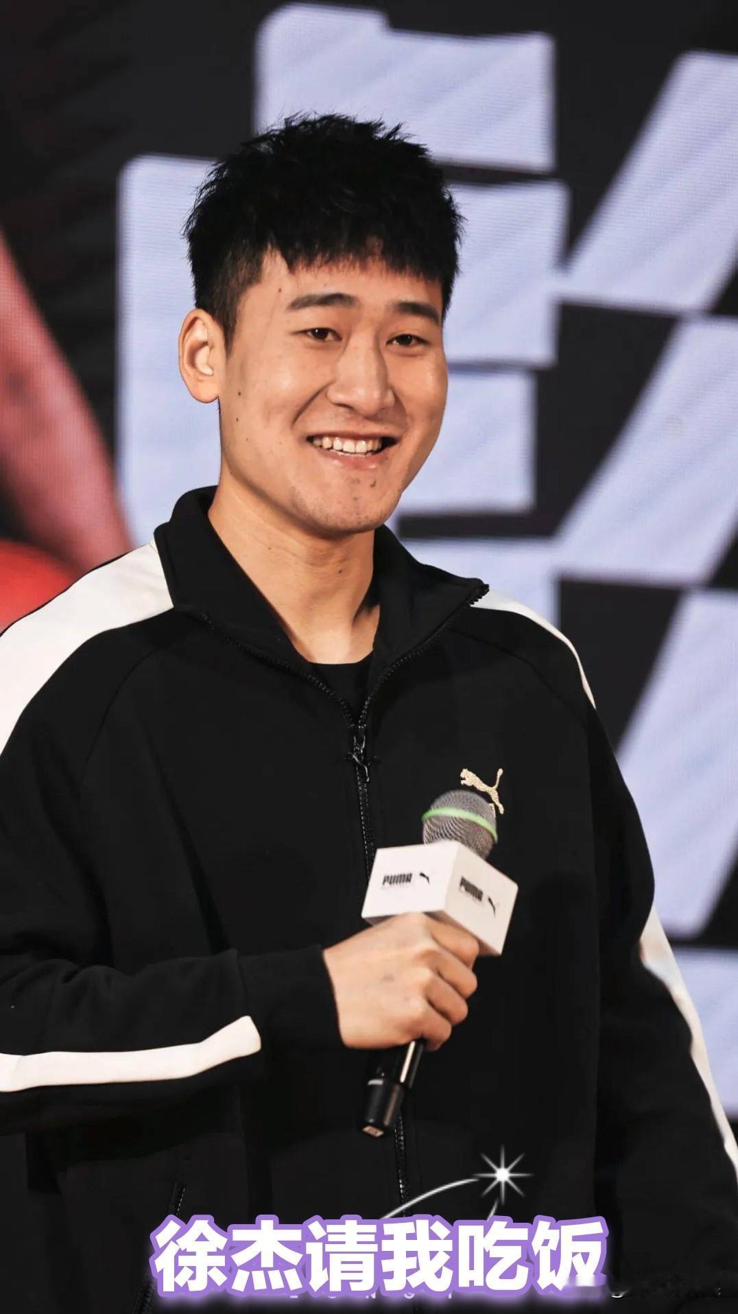 1月28日，今晚吉林客场挑战广东，徐杰好友姜伟泽赛前接受采访:再次来到东莞，