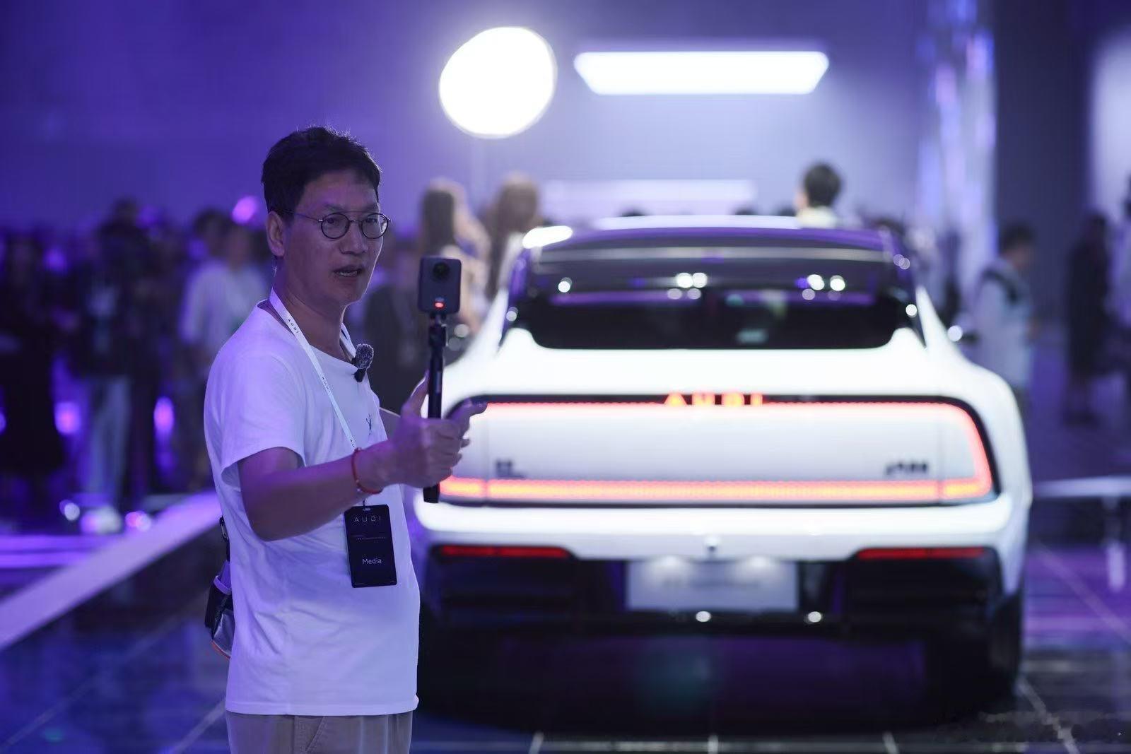 奥迪E5首批车主正式交付AUDI作为奥迪豪华电动品牌，完美传承了奥迪的高端品质与