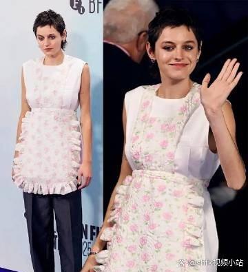 第一位miumiu围裙大使已出现，艾玛出席电影活动穿的2026春夏新款，这好看吗