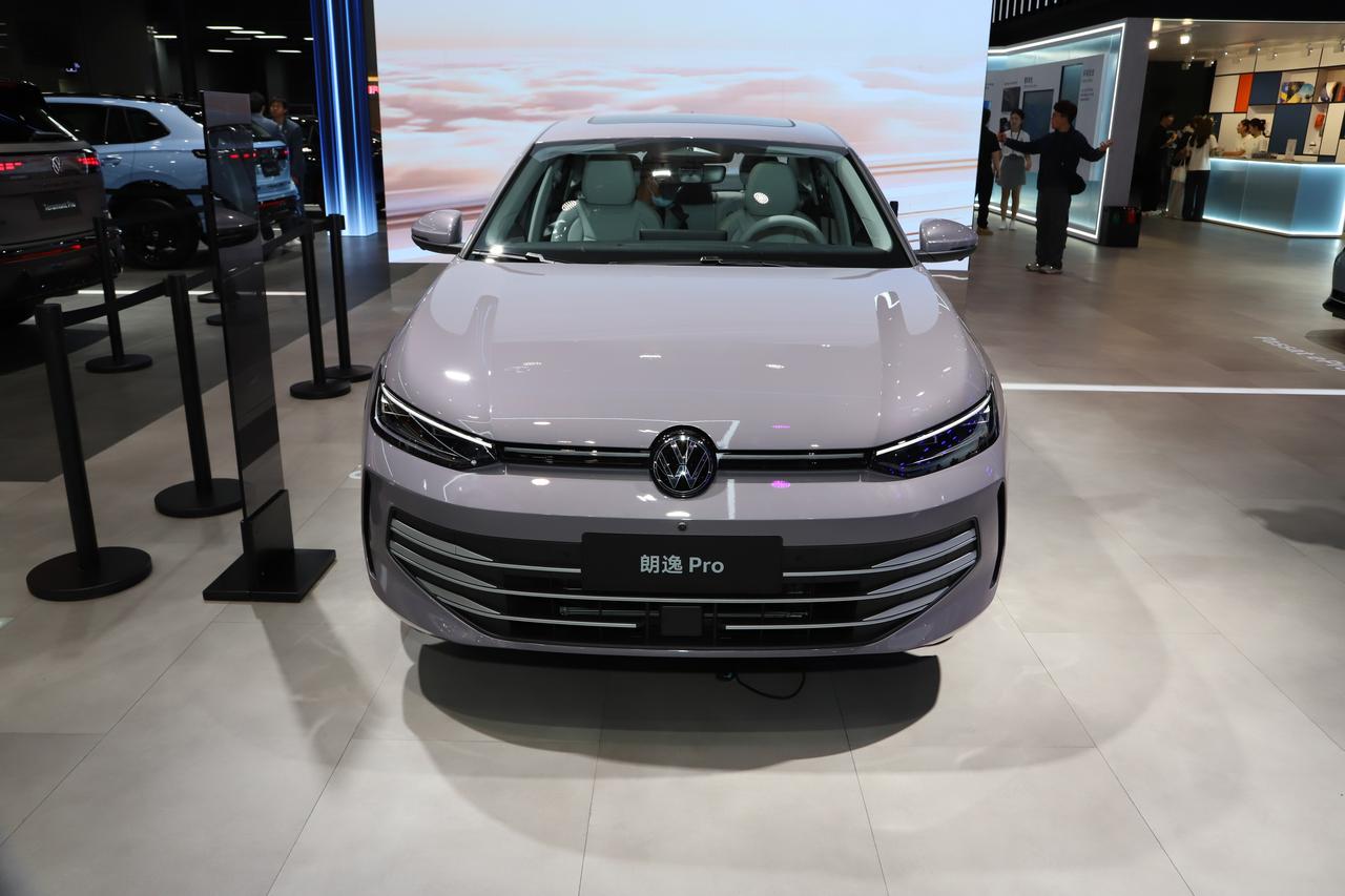 2025广州车展实拍全新朗逸Pro：合资紧凑级杀疯了？8.88万起+后独悬这