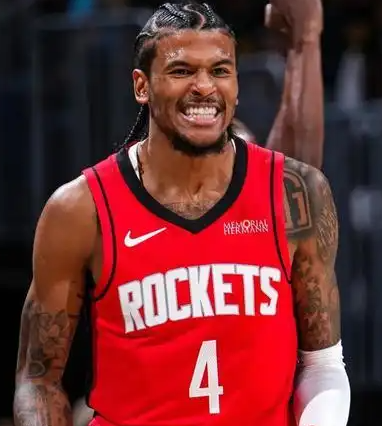 格林的处境没那么好，现实角度来说今年如果一直休息到赛季结束，格林的价值绝对会重新