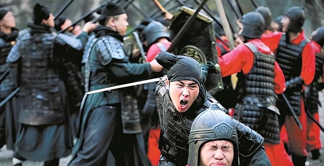 前389年，50万秦军被5万魏军击败，魏军在秦军阵中来回冲杀，锐不可当，50万秦