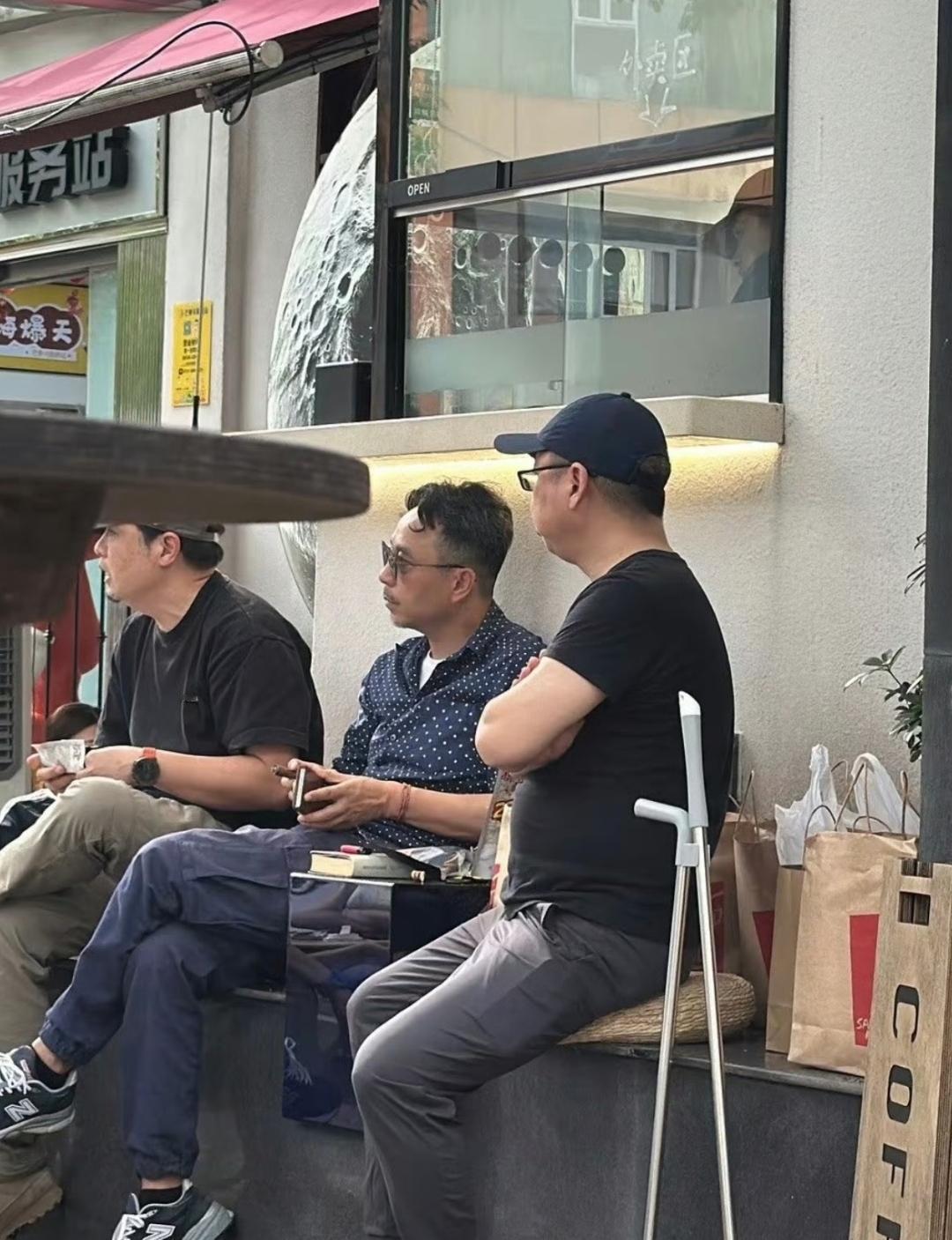槟榔本身就致癌，并且还有成瘾性，再加上对口腔伤害特别大。汪涵作为节目主持人，用