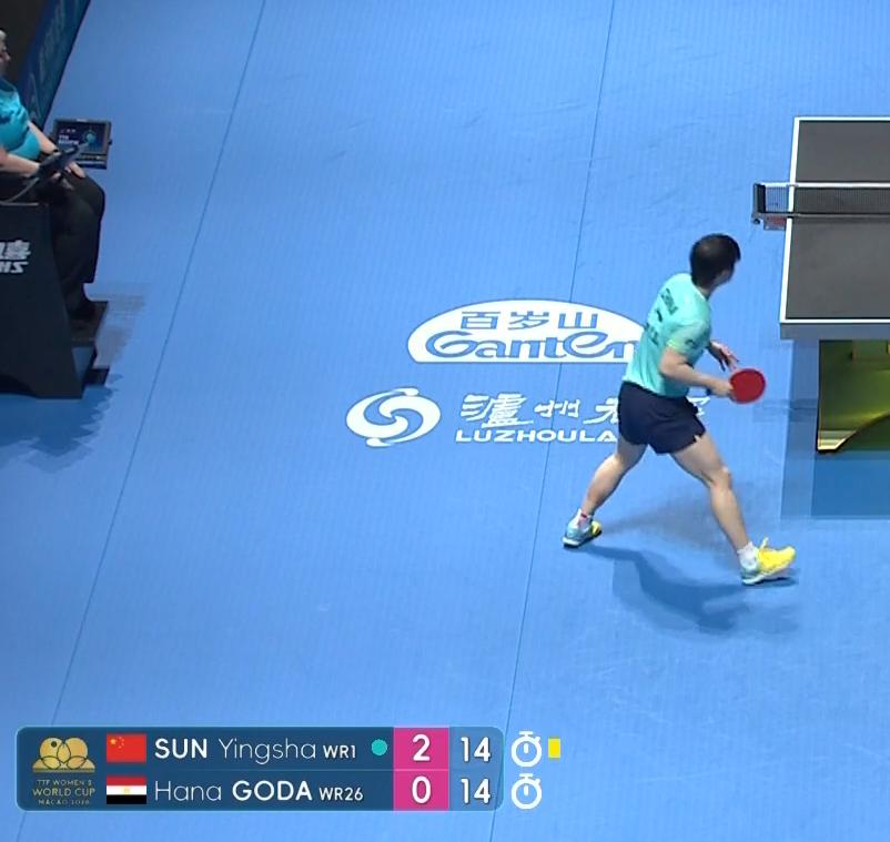 突发！孙颖莎为啥吃到了黄牌？这已经是本次世界杯第二张了。虽然裁判没说，我估