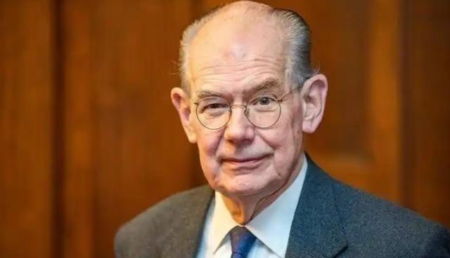 美国战略圈里，有位资深专家的警告说：中国似乎养成了一个危险的坏习惯，那就是低估了