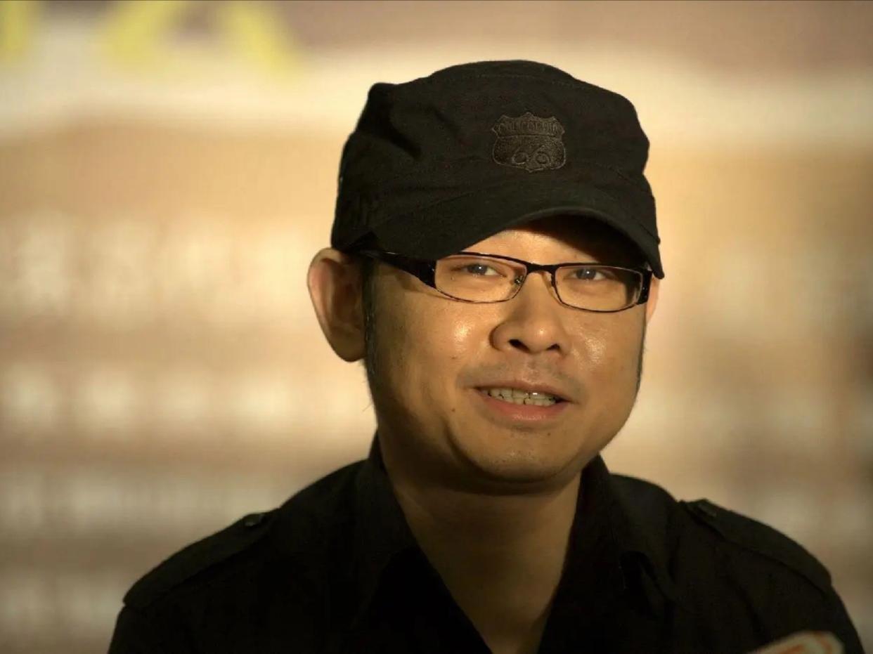 刀郎的演唱风格极具个人辨识度，以下从客观角度分析其演唱特点中可能存在的争议点（非
