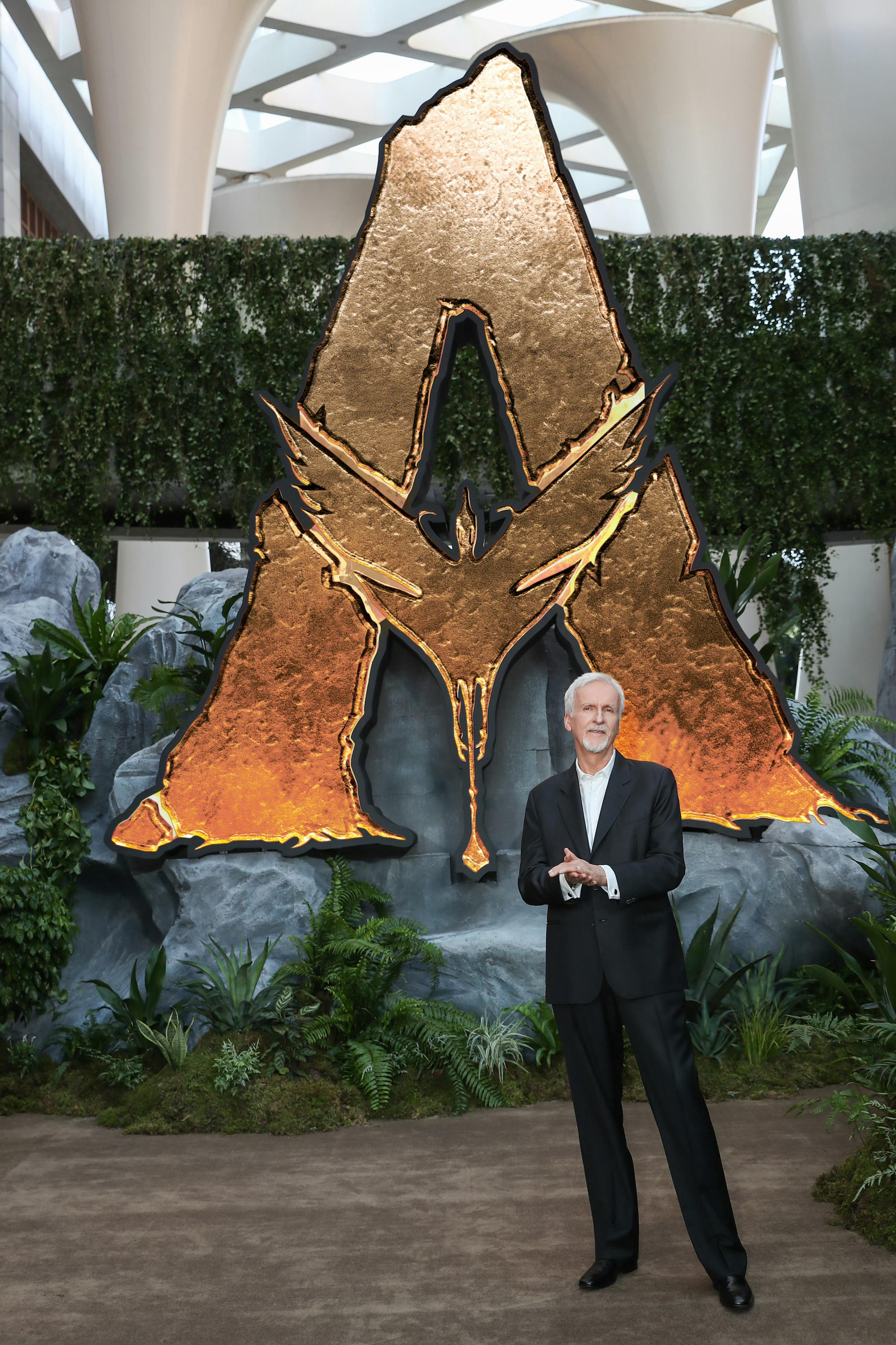 《阿凡达3》全球票房破7.6亿美元！成史上首个全球票房破60亿美元的三部曲！从