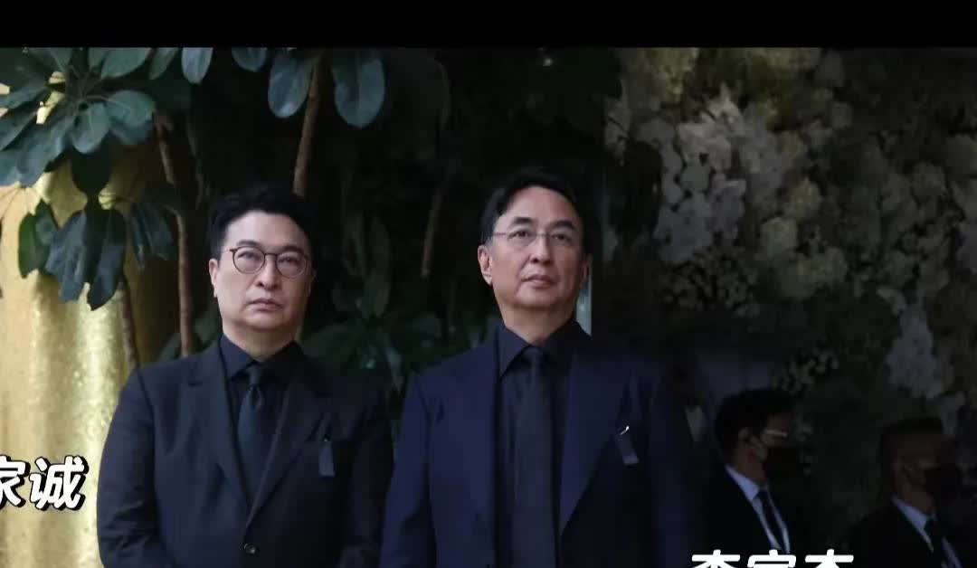 在私人生活绯闻方面，李家杰早早赢了李家诚。一些人觉得李家杰李家诚未来如何，其实还